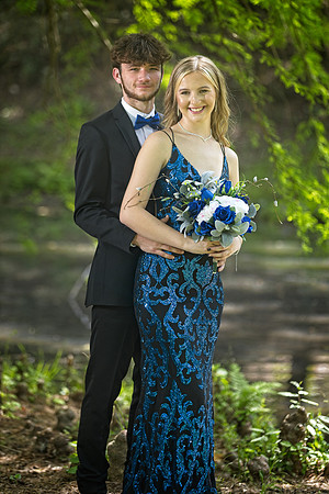 DylanAndKierstinProm04
